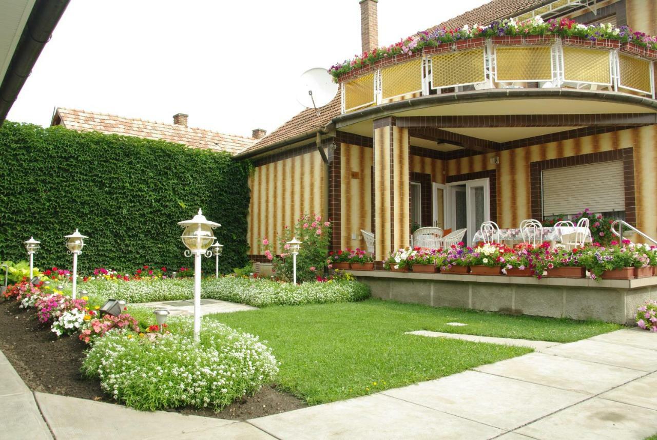 Amalia Apartman Gyula Luaran gambar